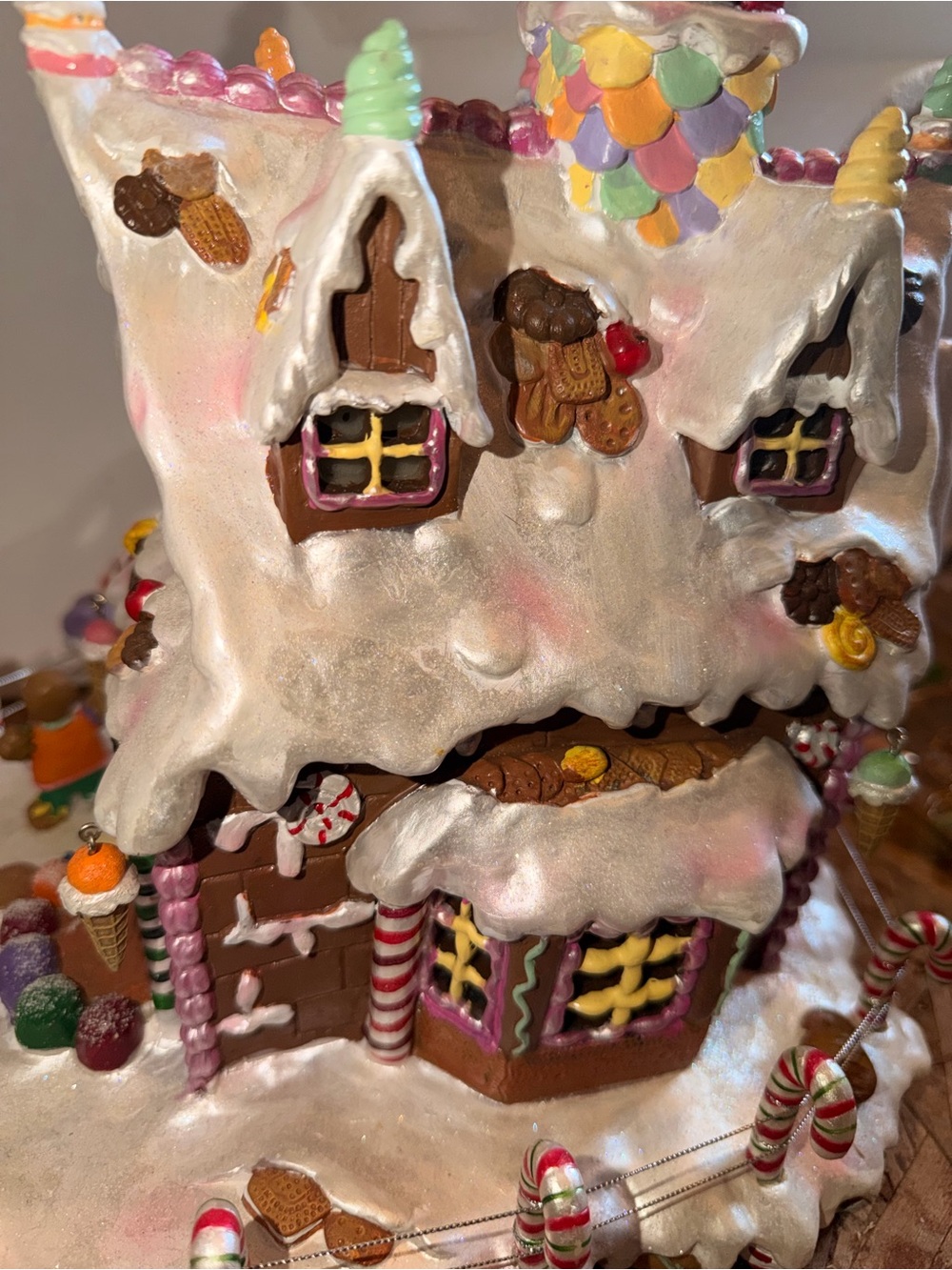Costco Pastel GINGERBREAD HOUSE W/ CANDY ORNAMENTS TREE Lighted Christmas Decor - Picture 7 of 14